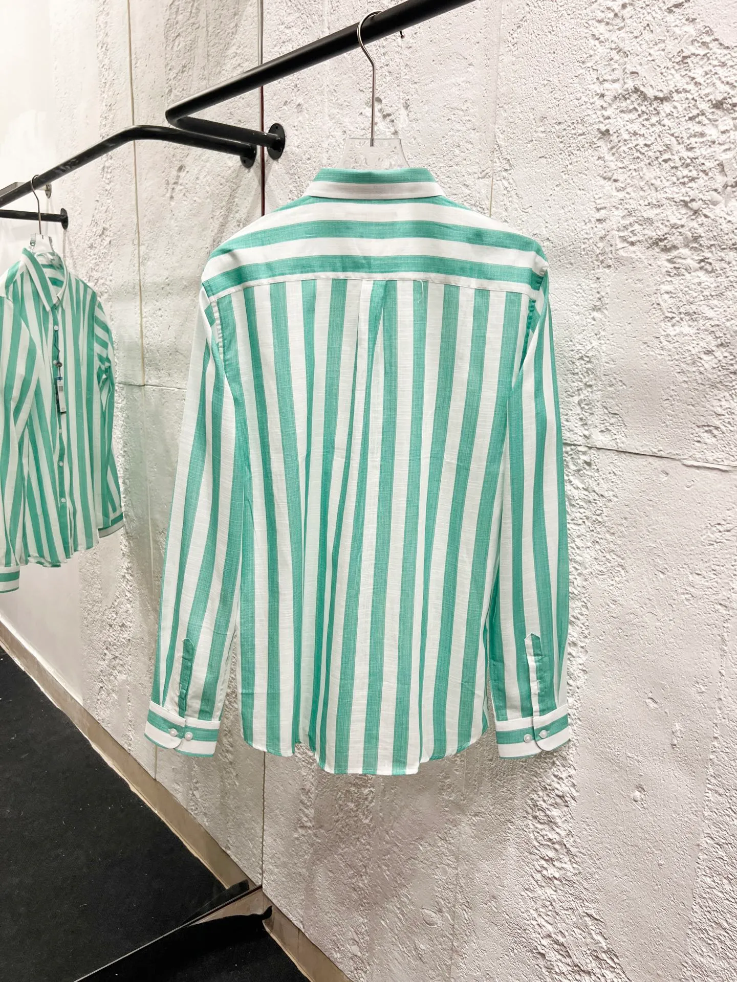 🅿️212 Style No.: T54 Ralph Lauren & Ralph Lauren large striped shirt made of slub cotton. Can be used as a sun protection shirt. Color: Green Size: M (110-125 pounds) L (125-140 pounds) XL (140-155 pounds) 2XL (155-170 pounds)